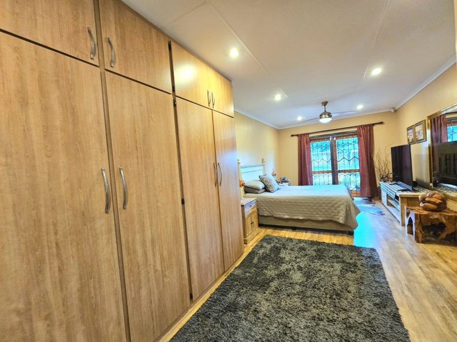 5 Bedroom Property for Sale in Miederpark North West